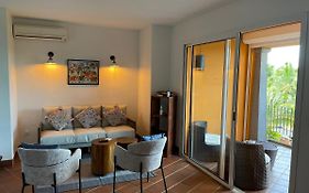 Picturesque Riverside 2-Bedroom Ensuite Villa In Port Chambly
